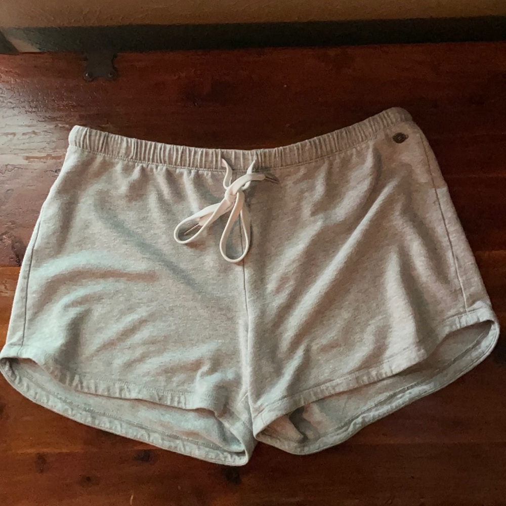 Calia by Carrie Underwood Effortless shorts